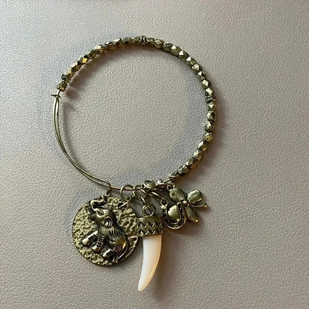 💚Fame accessories - vintage tone brass charm bracelet - adjustable OS fits most